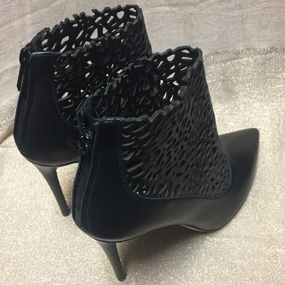 Jimmy Choo Point-Toe Leather Ankle Booties Size 39 - Picture 5 of 8